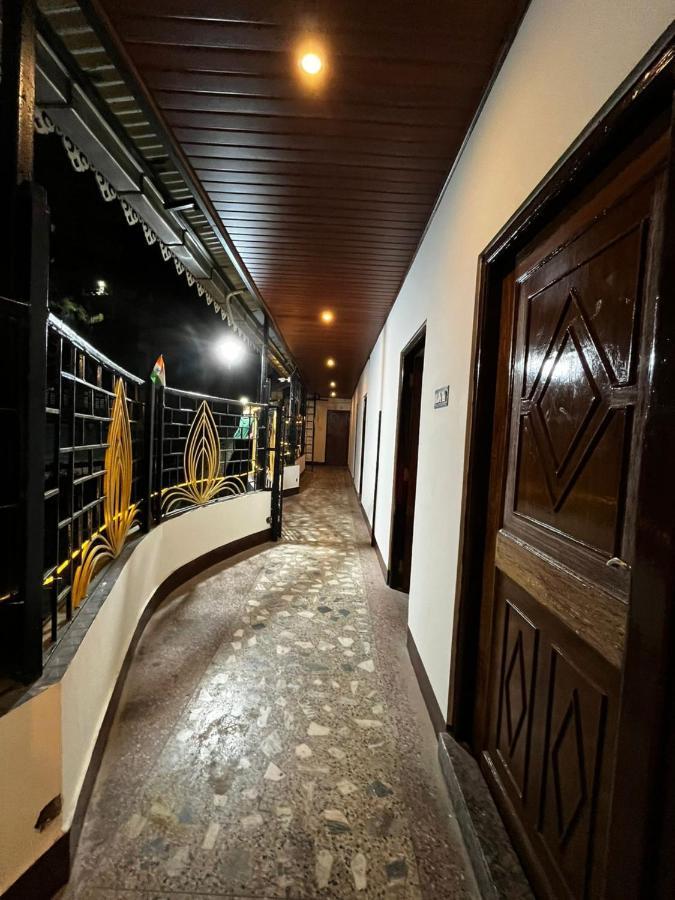 Goroomgo Kasturi Palace Darjeeling ダージリン エクステリア 写真
